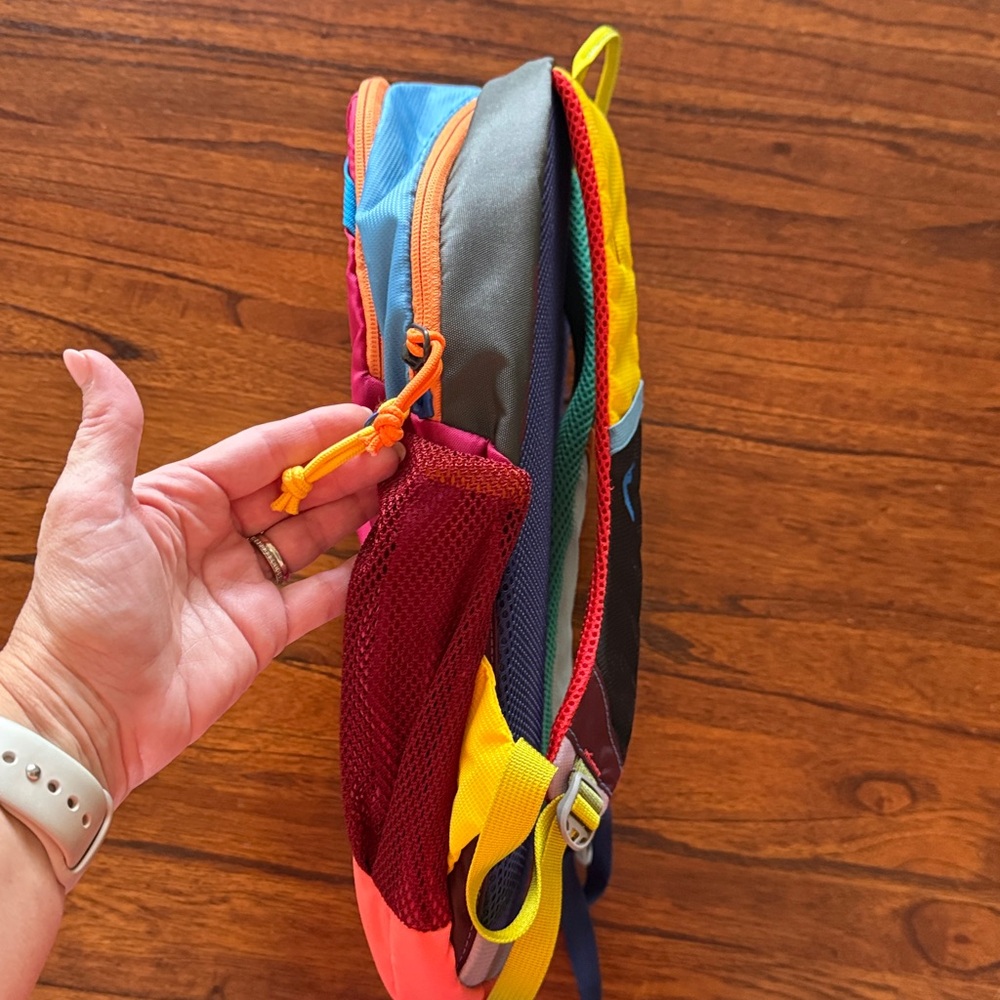 Cotopaxi Dimi Del Dia 12L Kids Colorful Backpack with Multiple Compartments - Picture 5 of 6
